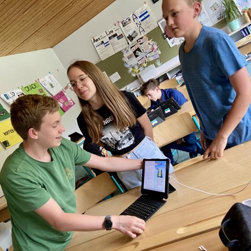 Zoom-Meeting;  Swift- Coding- Challenge
